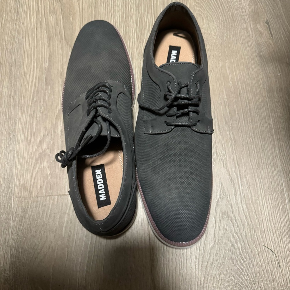 Like New Men’s Steve Madden Dress Shoe